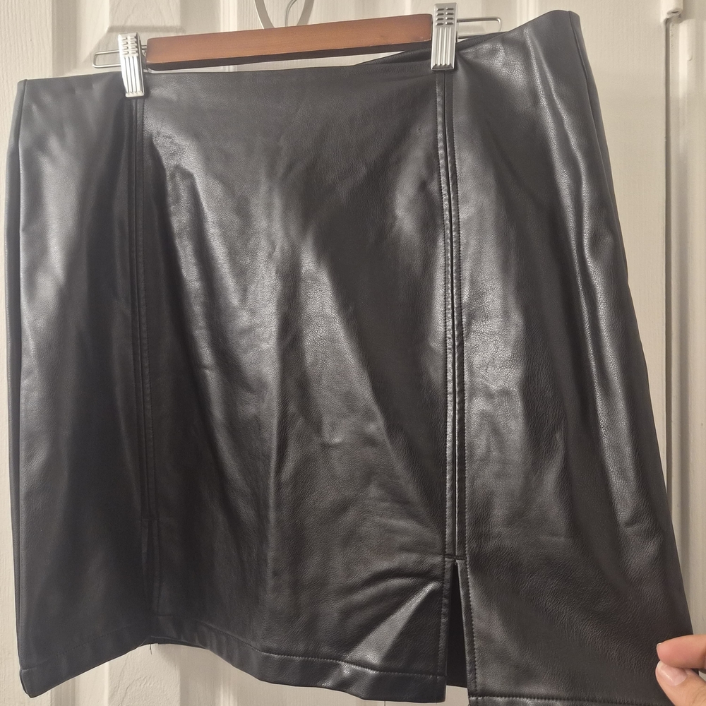 Sleek Black Mini Skirt